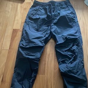 Navy/grey vintage track pants— American Eagle. Barely worn perfect condition.